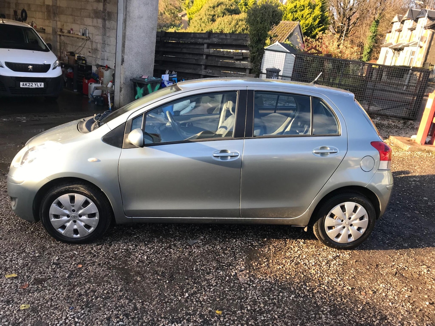 Used Toyota Yaris 2009 for sale - 76992302: Photo 3