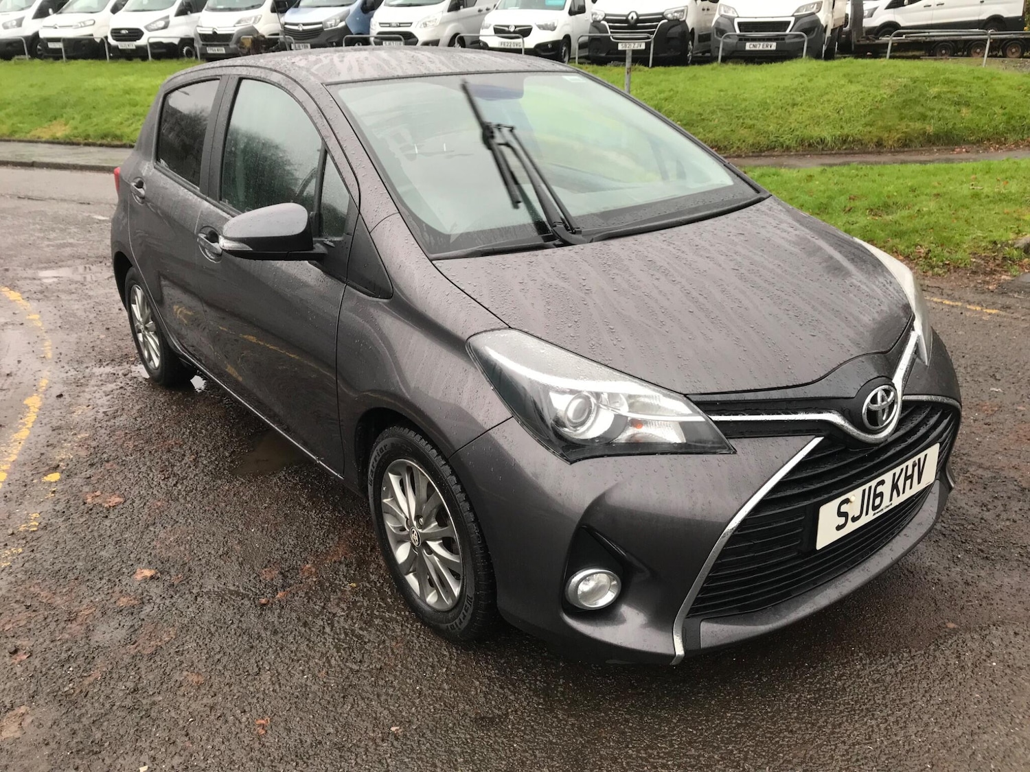 Used Toyota Yaris 2016 for sale - 76714743: Photo 1