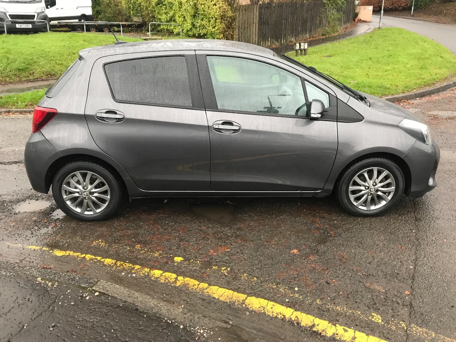 Used Toyota Yaris 2016 for sale - 76714743: Photo 3