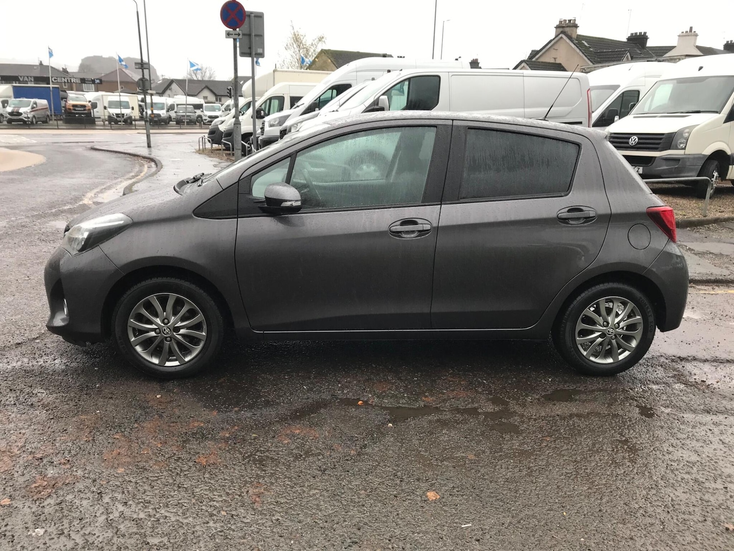 Used Toyota Yaris 2016 for sale - 76714743: Photo 4