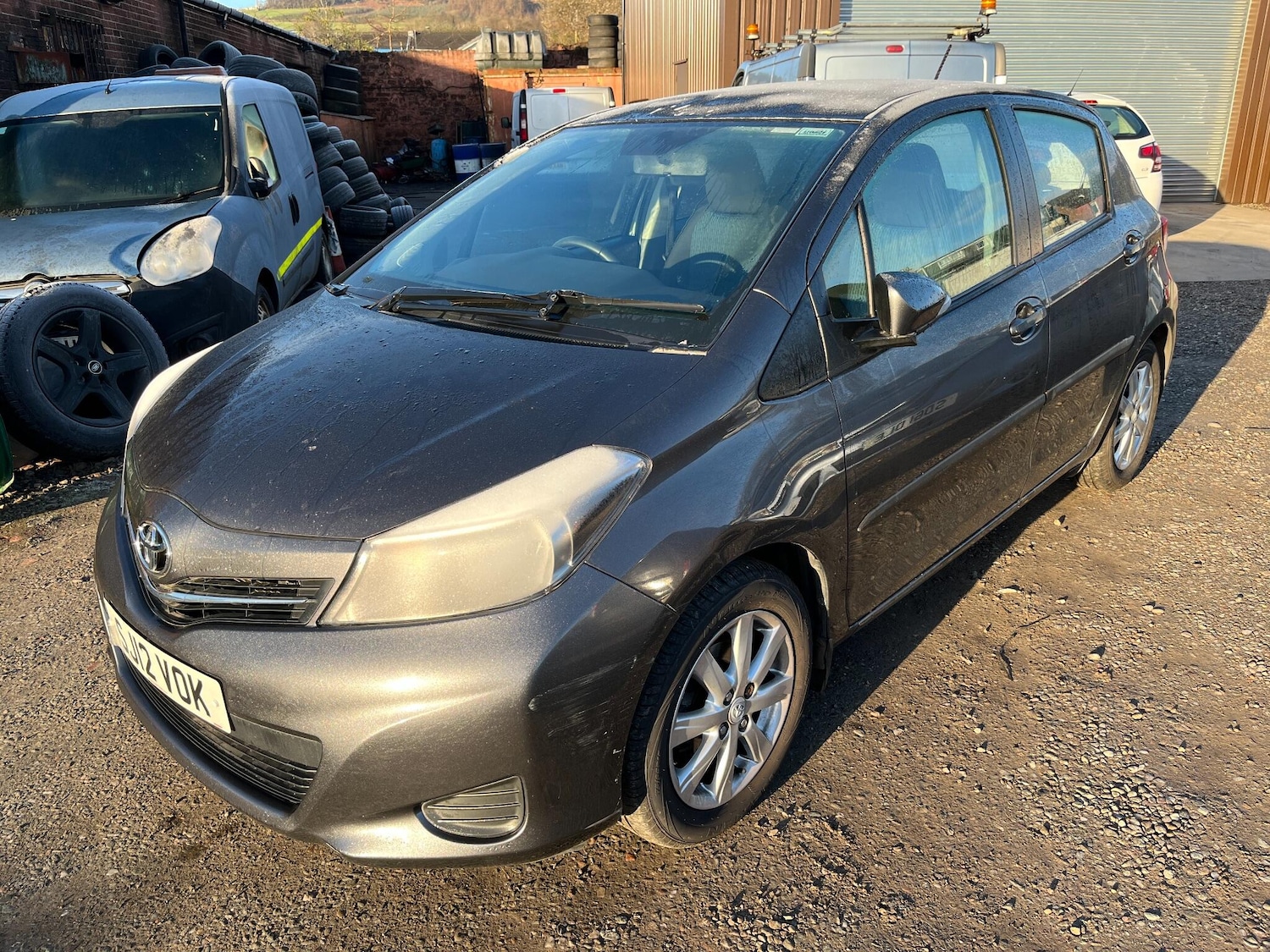 Used Toyota Yaris for sale - 77794348: Photo 2
