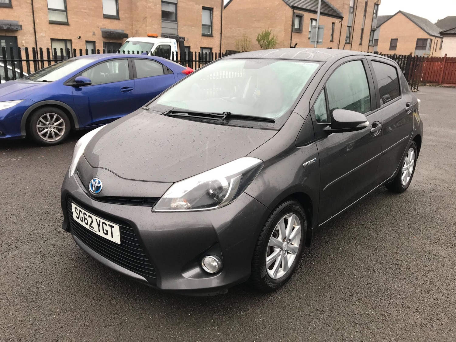 Used Toyota Yaris 2012 for sale - 76152969: Photo 2