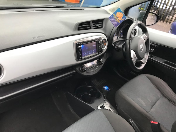Used Toyota Yaris 2012 for sale - 76152969: Photo 9