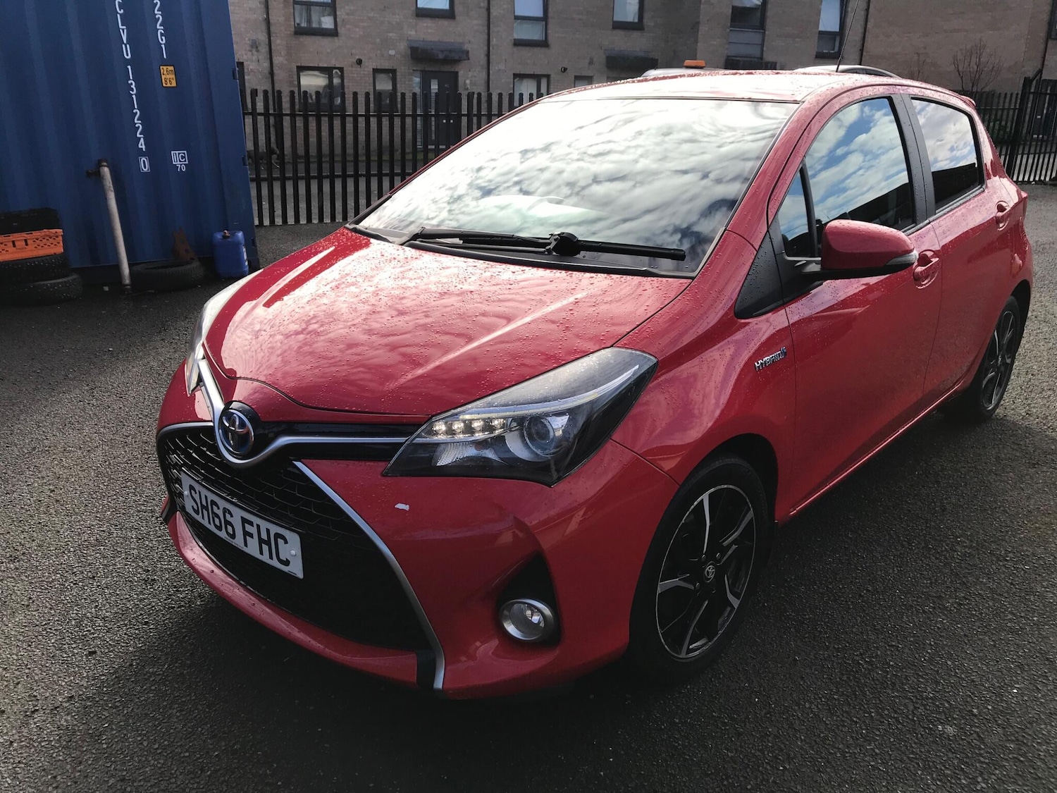 Used Toyota Yaris 2016 for sale - 76377571: Photo 2