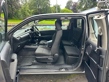 Used Toyota Hilux 2019 for sale - 78933570: Photo