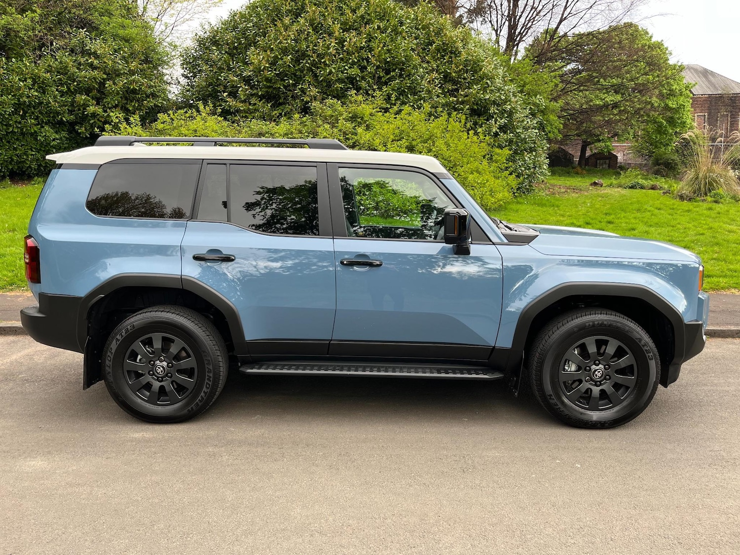 Used Toyota Land Cruiser for sale - 77109541: Photo 2