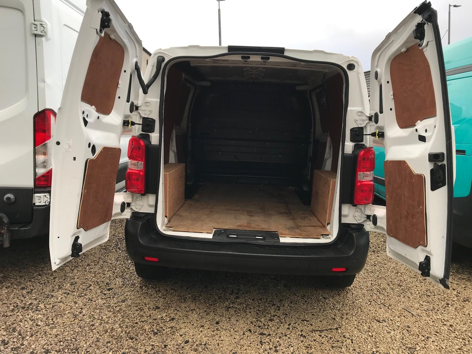 Used Peugeot Expert 2021 for sale - 76898960: Photo 9