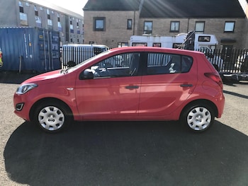 Used Hyundai i20 2013 for sale - 76152167: Photo