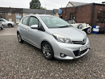 Used Toyota Yaris 2014 for sale - 79553811: Photo