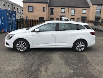 Used Renault Megane 2018 for sale - 75531332: Photo