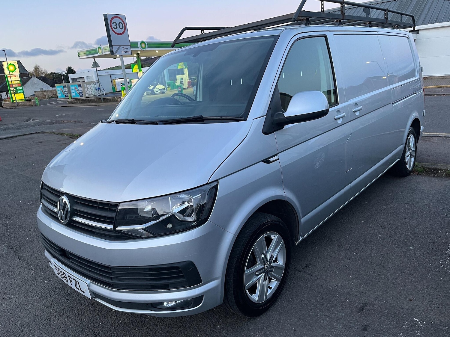 Used Volkswagen Transporter 2018 for sale - 76377809: Photo 1