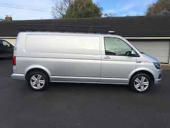 Used Volkswagen Transporter 2018 for sale - 76377809: Photo