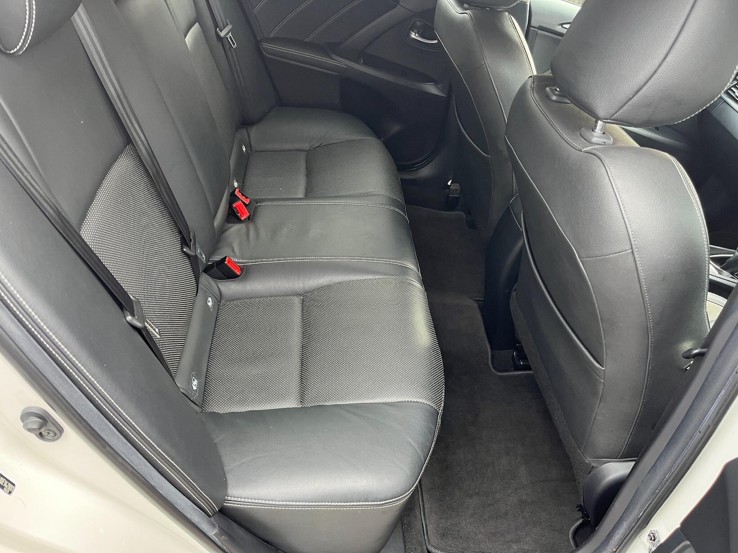 Used Toyota Avensis 2017 for sale - 77939910: Photo 11