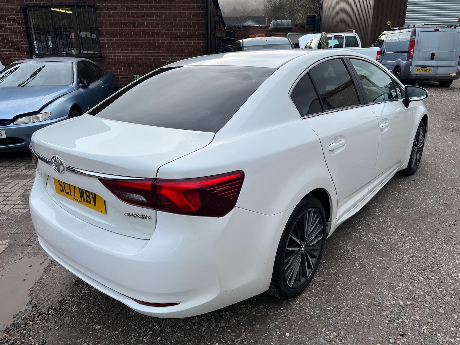 Used Toyota Avensis 2017 for sale - 77939910: Photo 3
