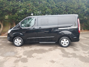 Used Ford Tourneo Custom 2017 for sale - 75862452: Photo