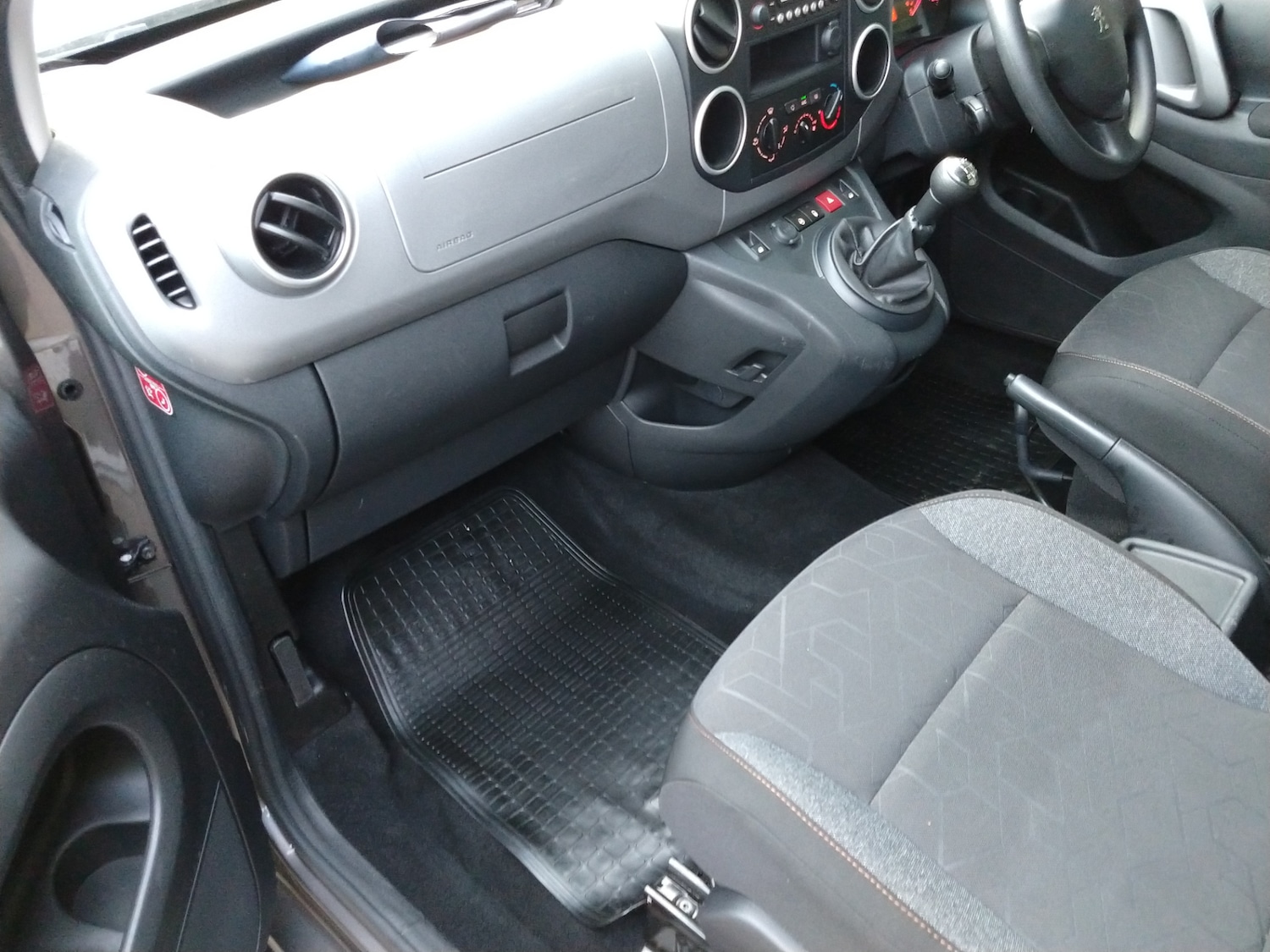 Used Peugeot Partner Tepee 2018 for sale - 75980650: Photo 11