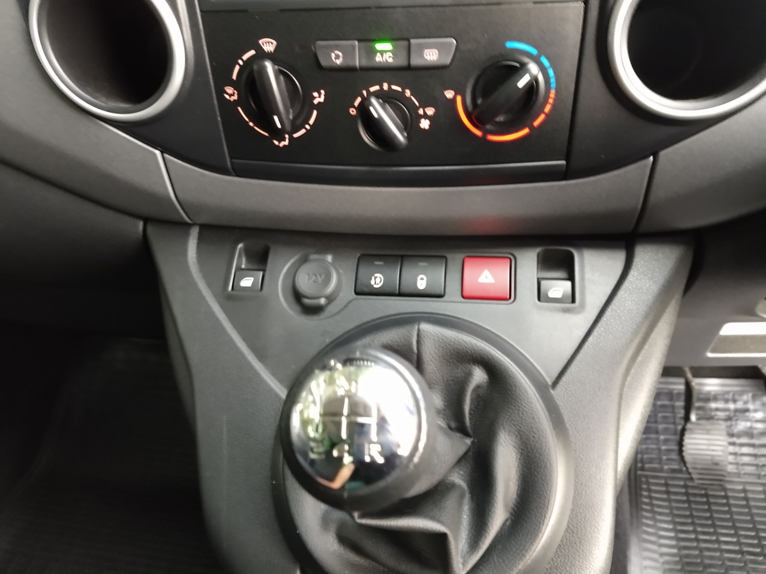 Used Peugeot Partner Tepee 2018 for sale - 75980650: Photo 31