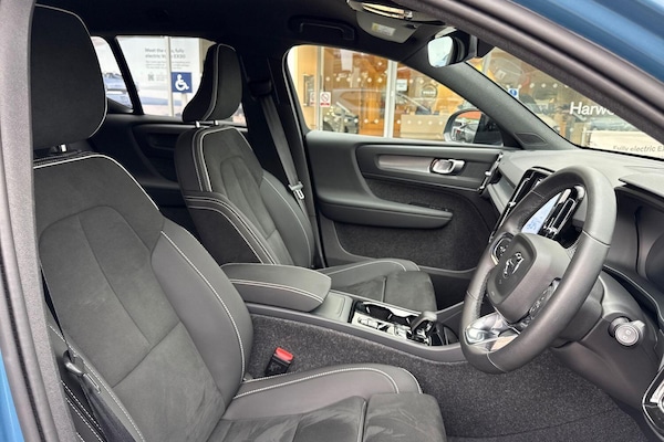 Used Volvo XC40 2025 for sale - 76226641: Photo 25