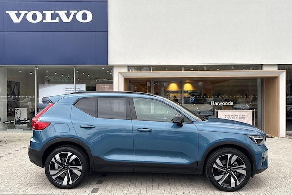 Used Volvo XC40 2025 for sale - 76226641: Photo 2