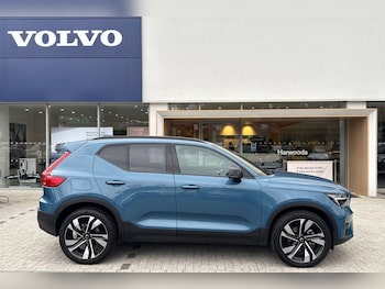 Used Volvo XC40 2025 for sale - 76226641: Photo 2