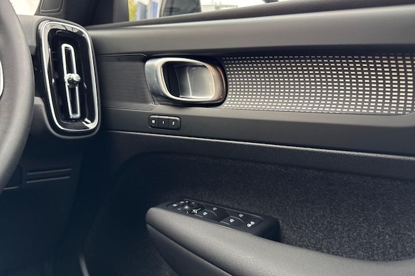 Used Volvo XC40 2025 for sale - 76226641: Photo 41