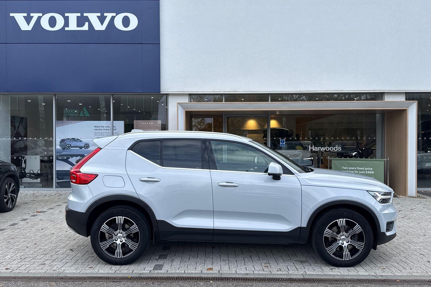 Used Volvo XC40 2021 for sale - 76498934: Photo 2