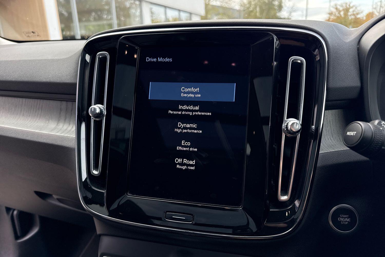 Used Volvo XC40 2021 for sale - 76498934: Photo 40