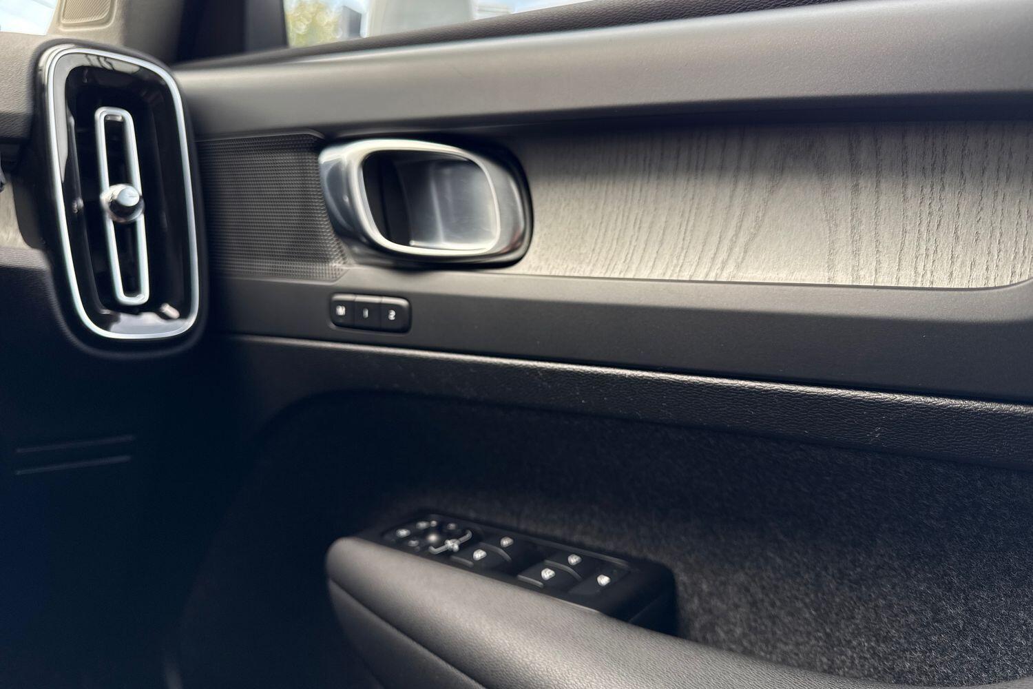 Used Volvo XC40 2021 for sale - 76498934: Photo 41