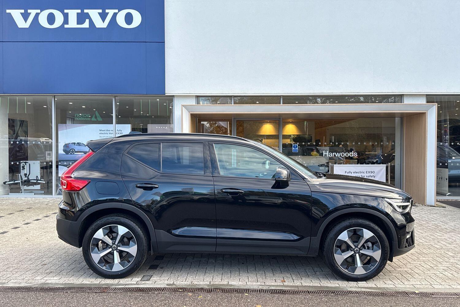 Used Volvo XC40 2022 for sale - 76360857: Photo 2