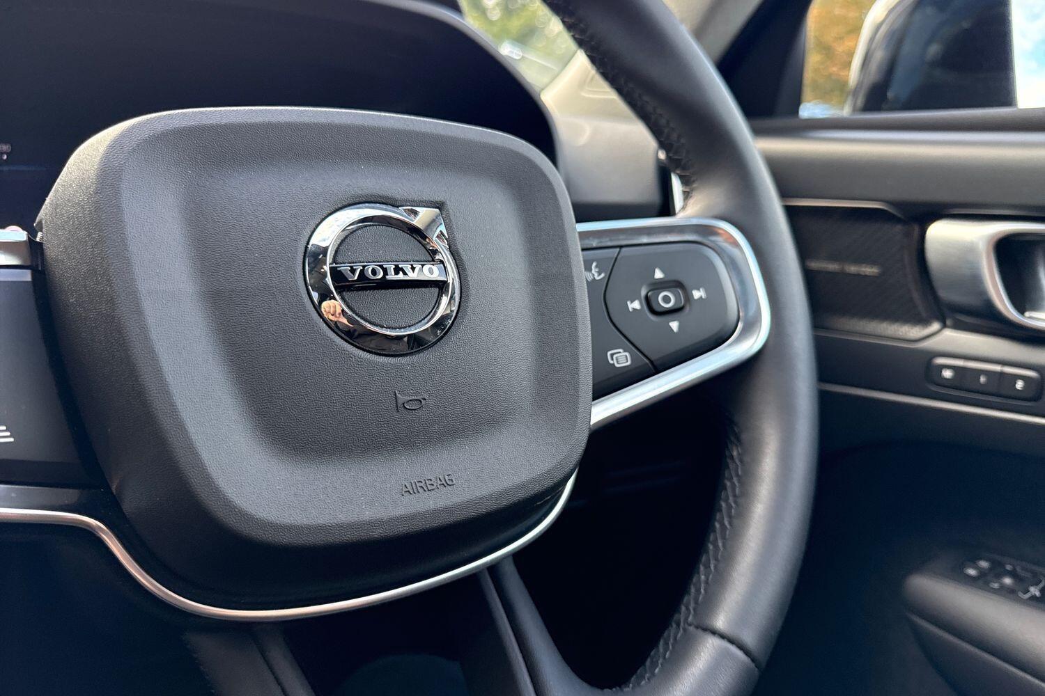 Used Volvo XC40 2022 for sale - 76360857: Photo 37