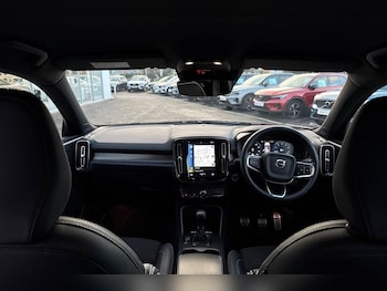 Used Volvo XC40 2021 for sale - 76913232: Photo