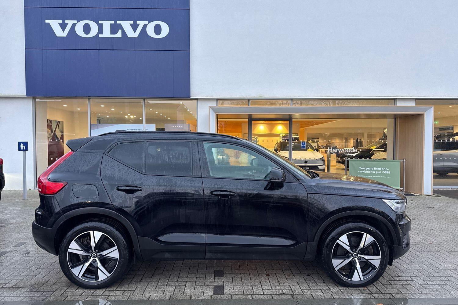 Used Volvo XC40 for sale - 77279929: Photo 2