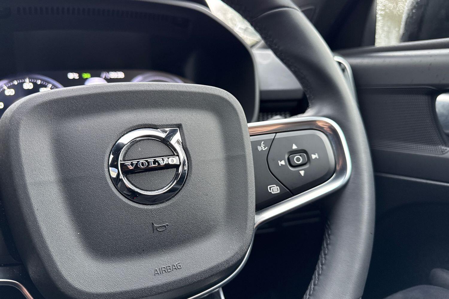 Used Volvo XC40 for sale - 77279929: Photo 37