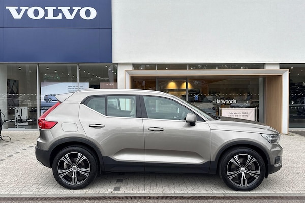 Used Volvo XC40 2022 for sale - 76227632: Photo 2