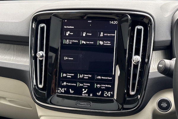 Used Volvo XC40 2022 for sale - 76227632: Photo 40