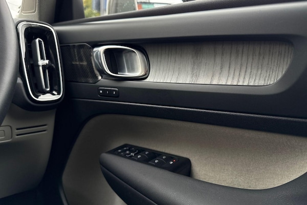 Used Volvo XC40 2022 for sale - 76227632: Photo 41