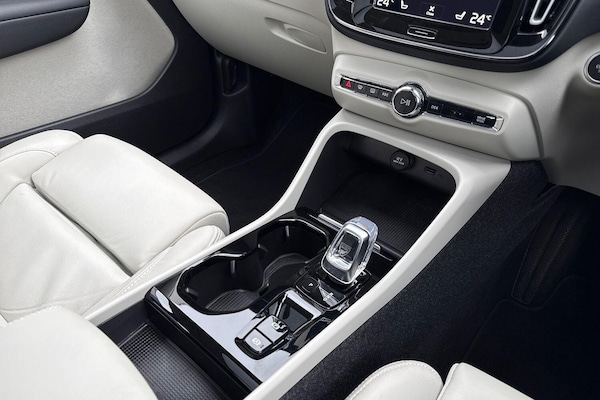Used Volvo XC40 2022 for sale - 76227632: Photo 42