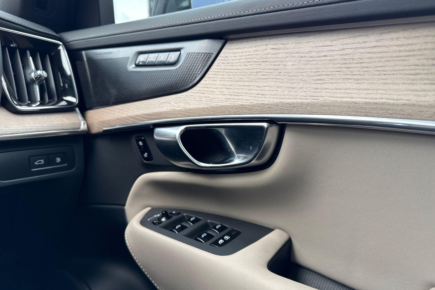 Used Volvo XC90 for sale - 76659019: Photo 43