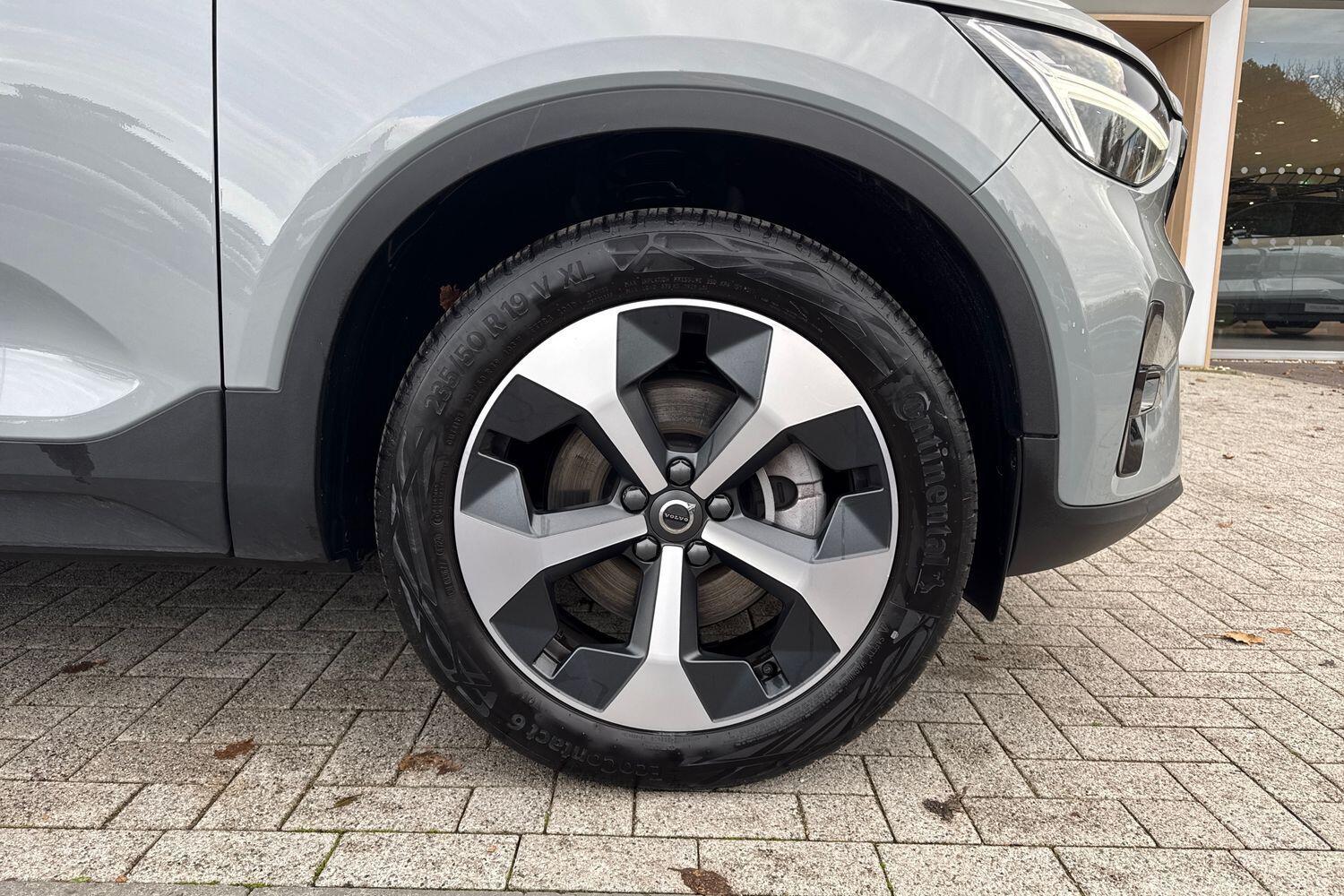 Used Volvo XC40 2025 for sale - 76572877: Photo 14