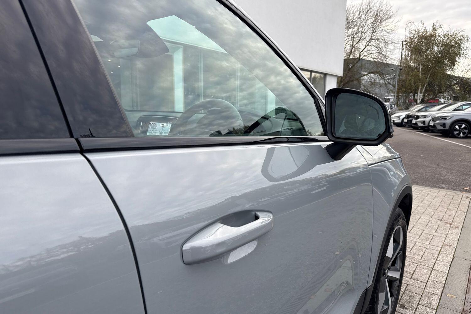 Used Volvo XC40 2025 for sale - 76572877: Photo 17