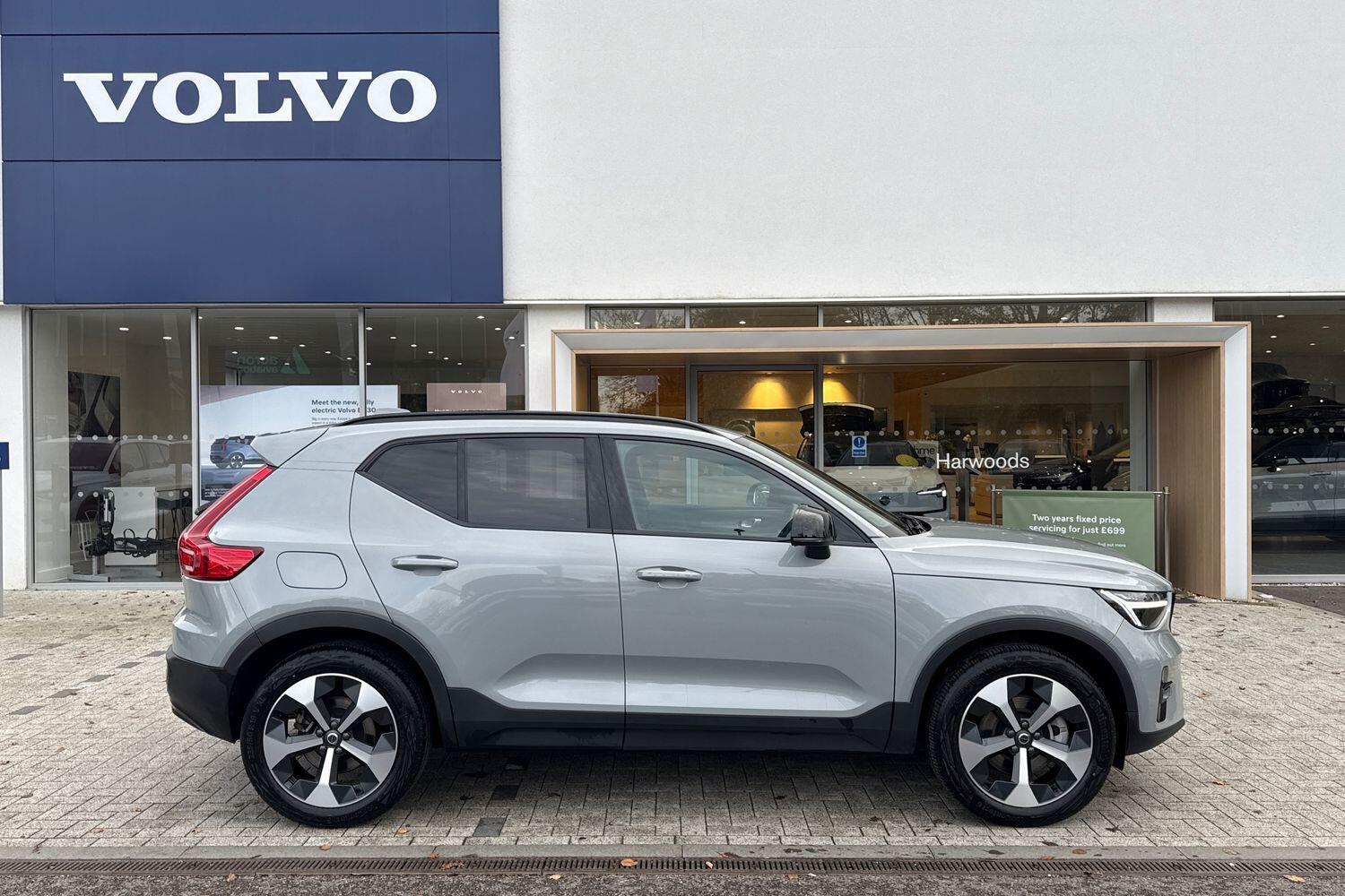 Used Volvo XC40 2025 for sale - 76572877: Photo 2