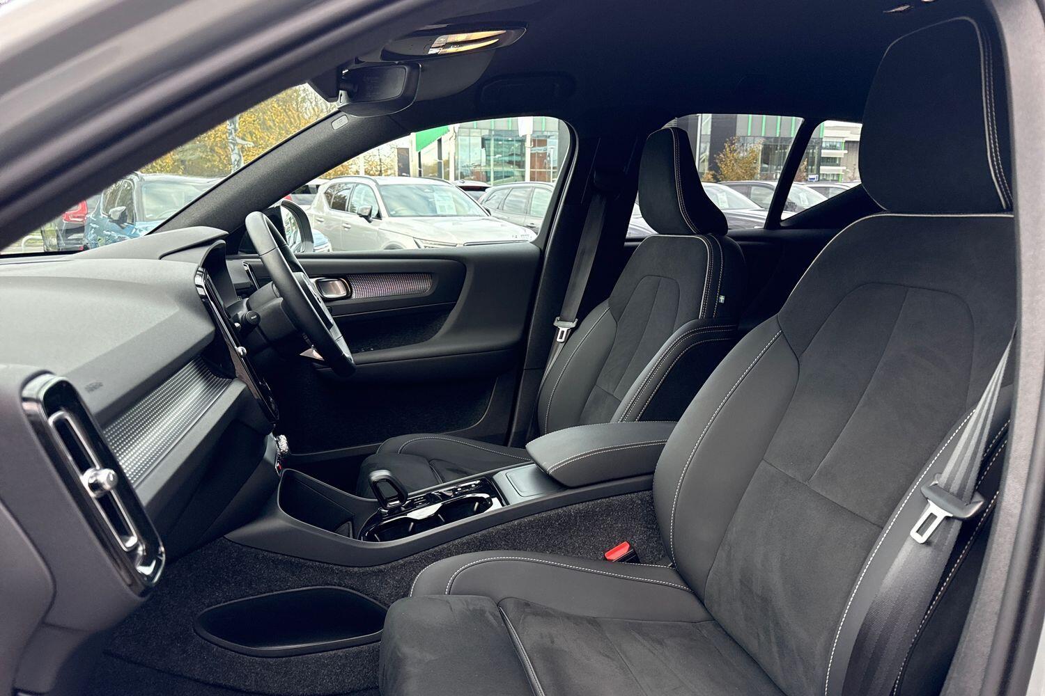 Used Volvo XC40 2025 for sale - 76572877: Photo 28