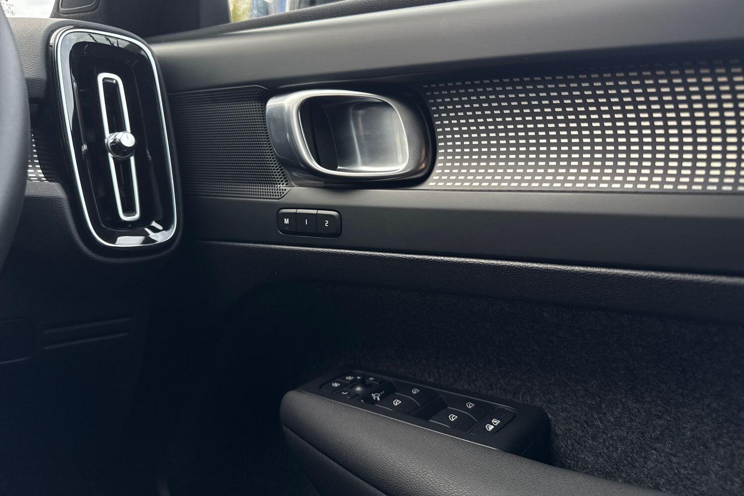 Used Volvo XC40 2025 for sale - 76572877: Photo 41