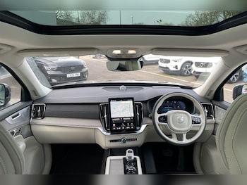 Used Volvo XC90 2025 for sale - 76152608: Photo
