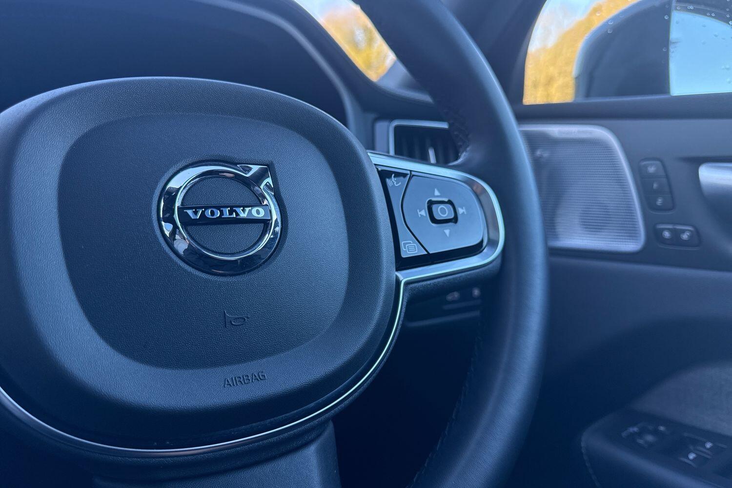 Used Volvo XC60 2023 for sale - 76700840: Photo 37