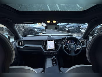 Used Volvo XC60 2023 for sale - 76700840: Photo