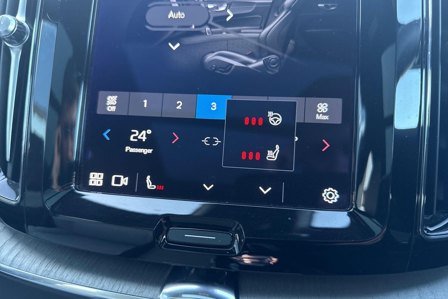 Used Volvo XC60 2023 for sale - 76700840: Photo 40