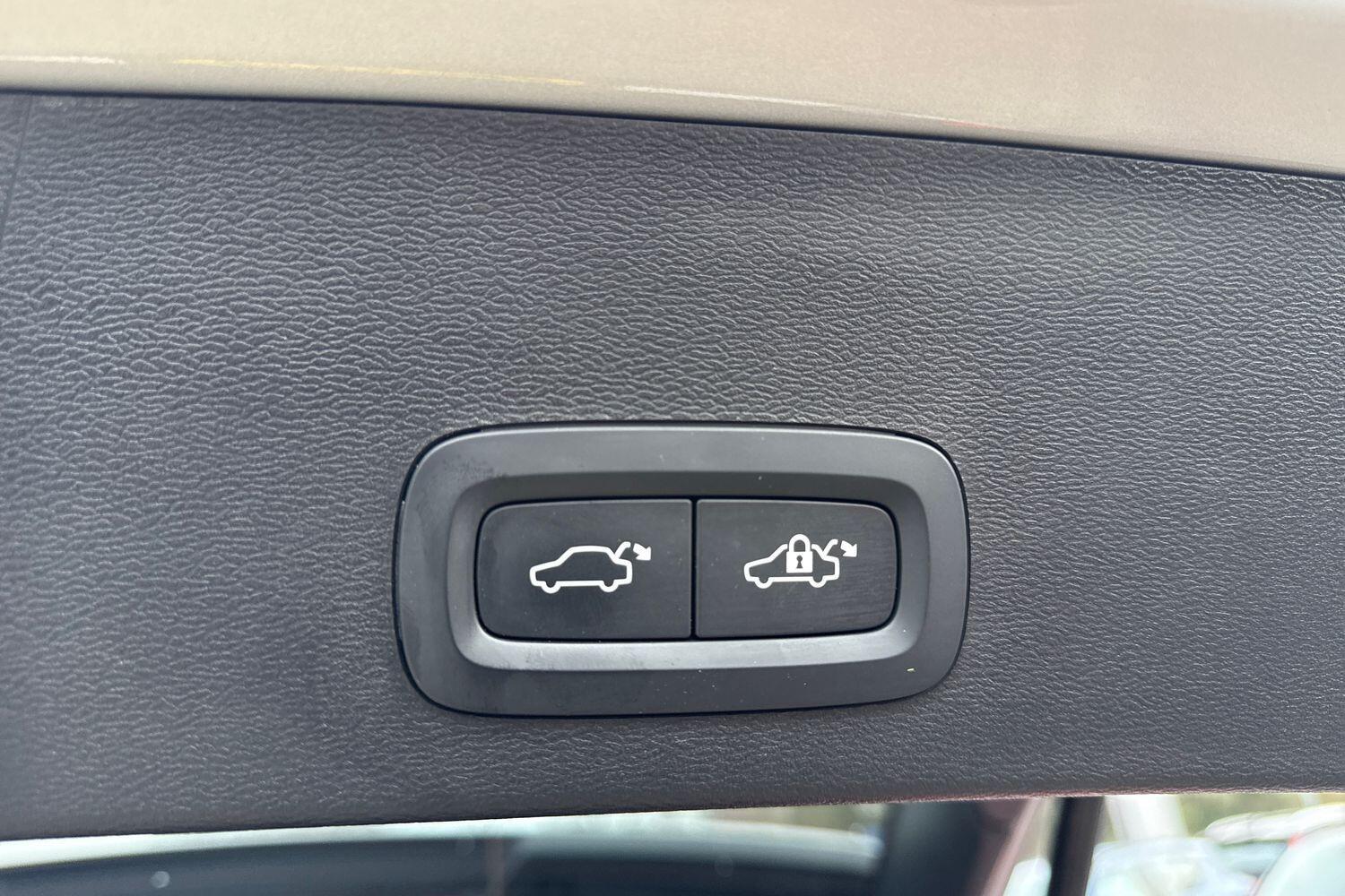 Used Volvo XC40 2023 for sale - 77255322: Photo 21