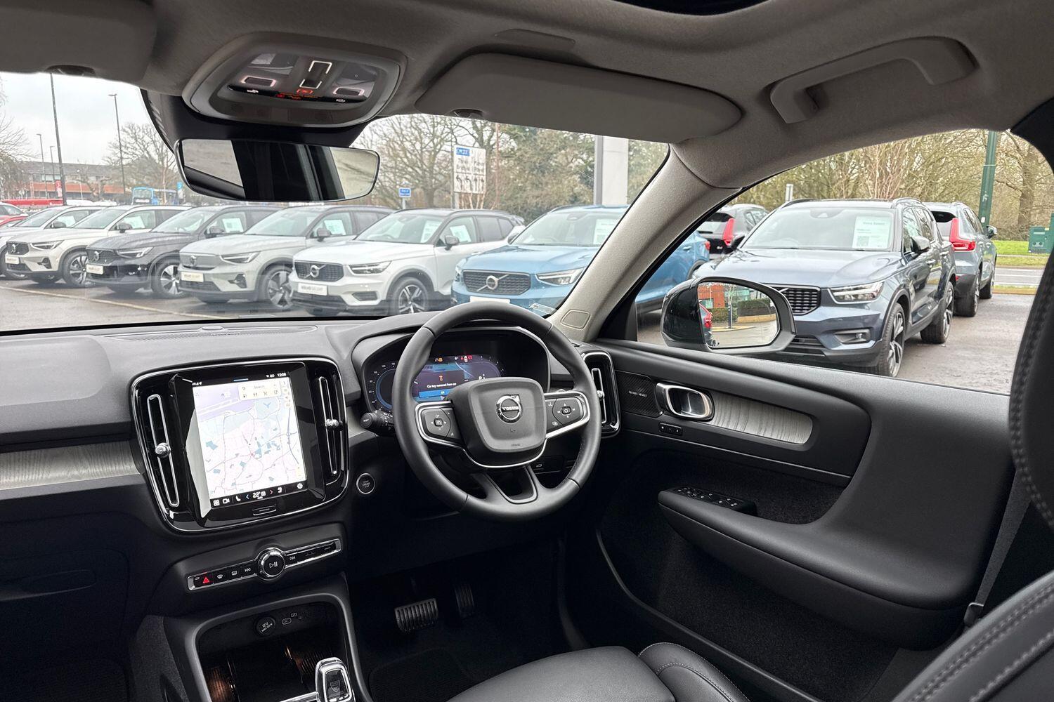 Used Volvo XC40 2023 for sale - 77255322: Photo 33