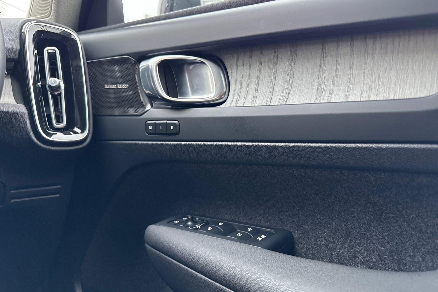 Used Volvo XC40 2023 for sale - 77255322: Photo 41